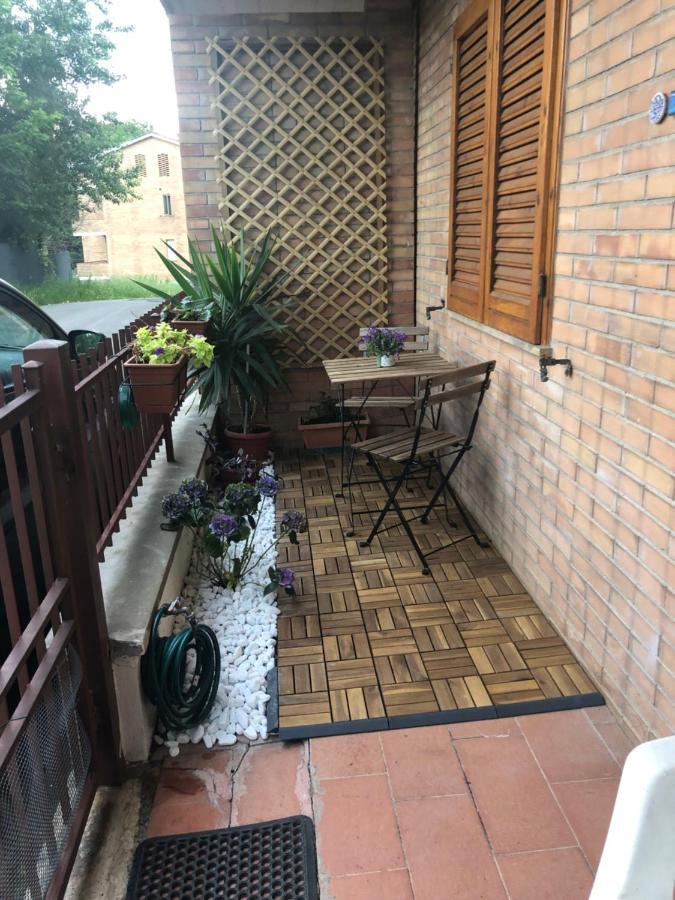 Apartamento Scacciapensieri Vicino Al Policlinico E Al Centro Citta Siena Exterior foto